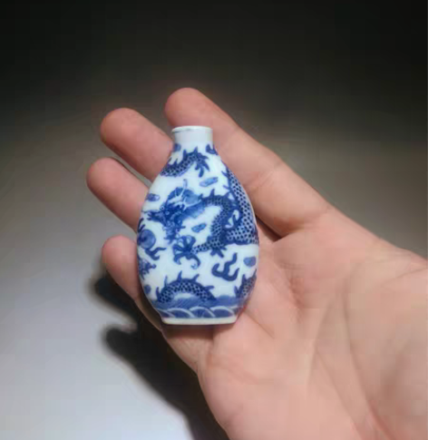 包邮清代青花鼻烟壶，完整无伤，大刀与鸽子和...
