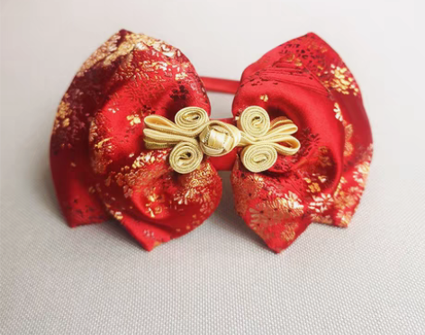 转卖9.9新 买服装送发饰 宝宝古典发饰中...