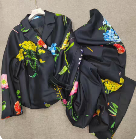 超级美的孤品外贸纯原尾单，缎面设计，上身效...