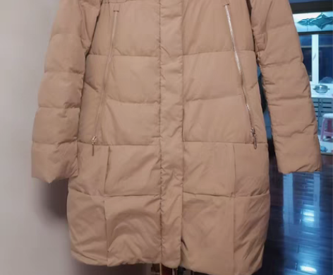 包邮艾莱依羽绒服，胸围100衣长81，款式...