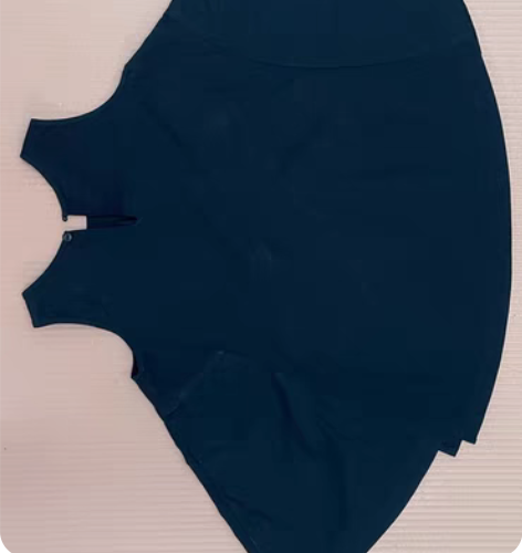 包邮130LAVI A字裙，一款设计感很强...