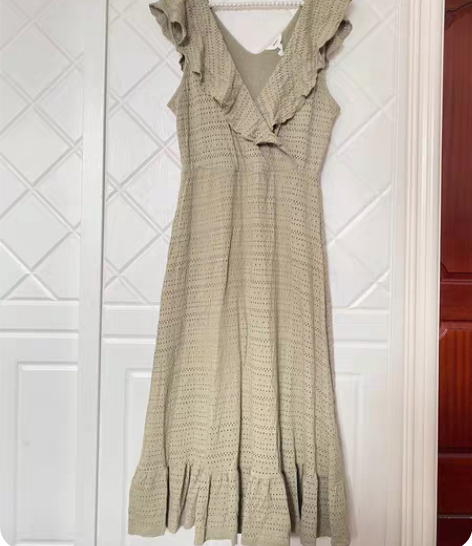 包邮L码豆绿色荷叶边纯棉长裙，是豆绿色的，...