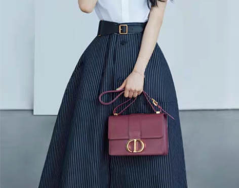 转卖22年春夏明星同款复古赫本风气质条纹牛...