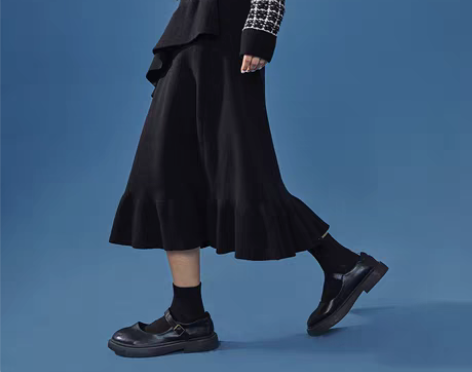 转卖阔色2021春秋新款不规则荷叶边半身裙...