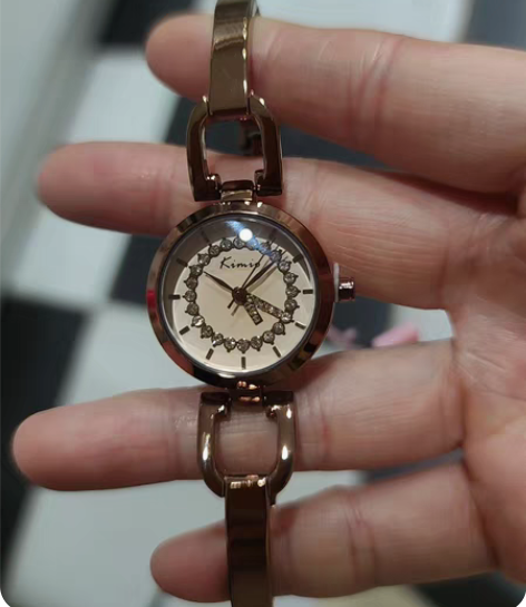 清仓处理金米欧手链咖色手表，走时准，电池有...