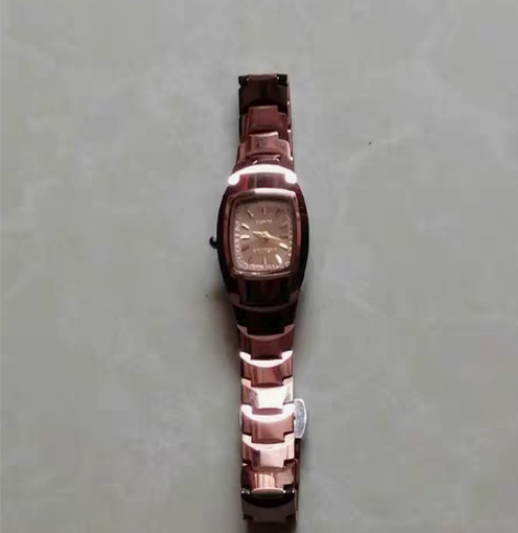 包邮全新女士钨钢玫瑰金手表，闲置出售，质量...