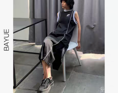 转卖BAYUE八月 原创猫咪印花字母拼接开...