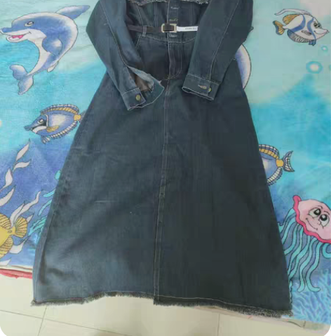 全新牛仔裙 适合120斤以下穿 后面开叉 ...