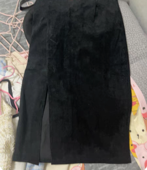 包邮全新港风复古灯芯绒开衩裙 感兴趣的话点...