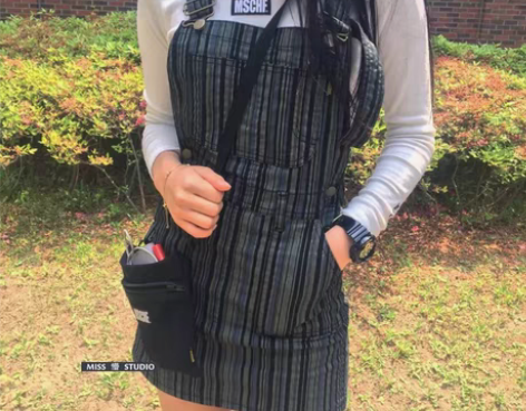 包邮MSCHF 竖条纹背带裙 弹力紧身背带...