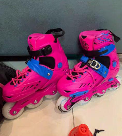转卖洛神溜冰鞋儿童初学者全套装轮滑鞋男女童...
