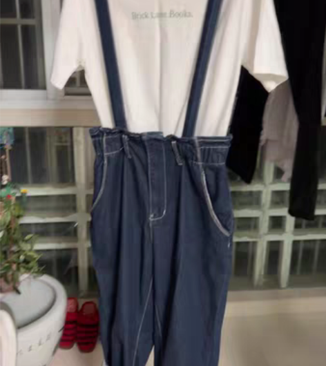 背带加个t，减龄，软牛仔，贴身穿很舒服的。...