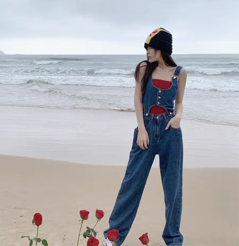 包邮早春牛仔背带裤女2023新款高腰炸街显...