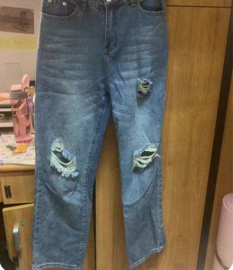 破洞裤长裤牛仔裤 感兴趣的话点“我想要”和...