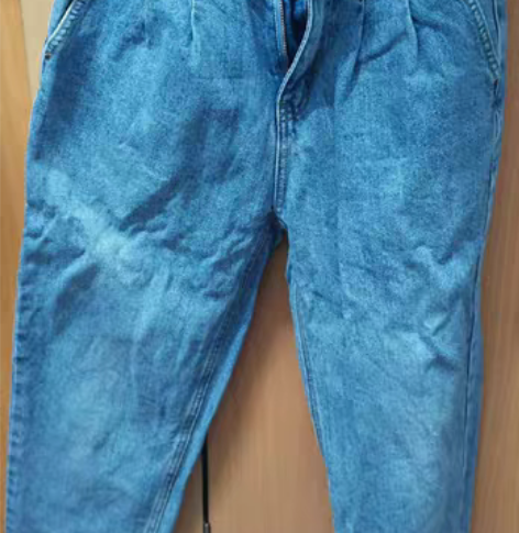 【减肥成功】牛仔裤，M码，没有破损，只是减...