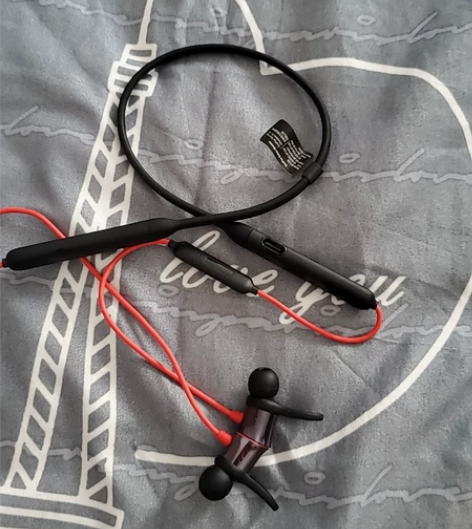 OnePlus/一加云耳。型号BT32B。...