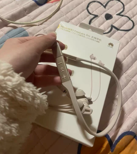 运动蓝牙耳机 感兴趣的话点“我想要”和我私...