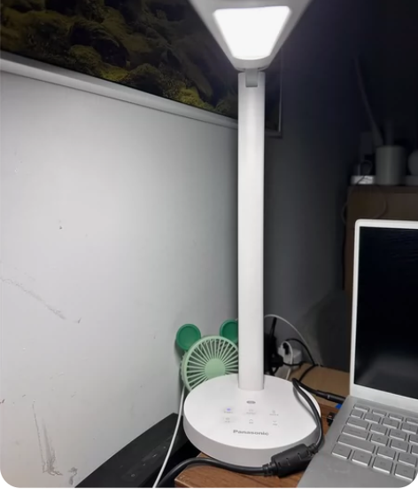 松下可调光护眼台灯。非常实用，除了可以手动...