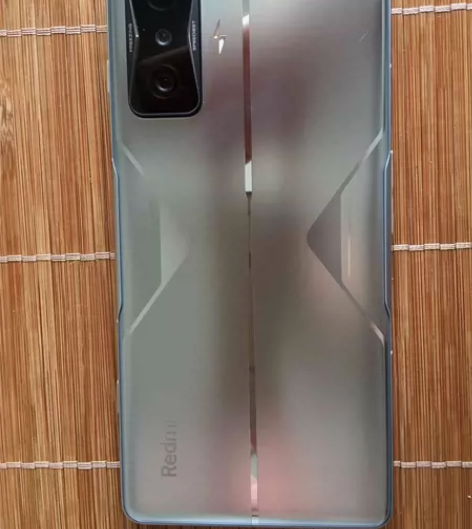红米k50电竞版，处理器：高通骁龙8Gen...
