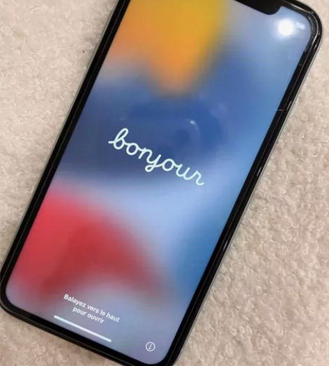 出一部iphone11女生自用机，国行12...