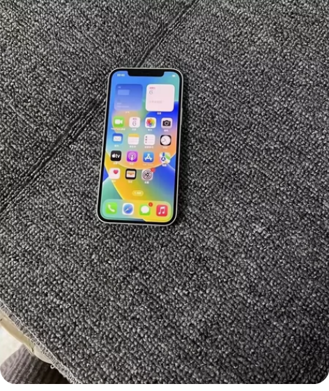 苹果12 128g国行绿色，原装无修。所有...