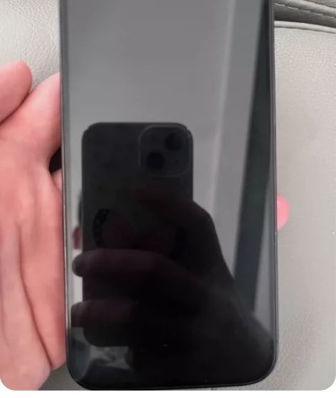 苹果12pro。绝绝对对的个人一手,当时在...