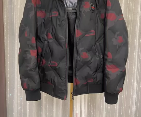 全新，320购入，胸围109，男士休闲短款...