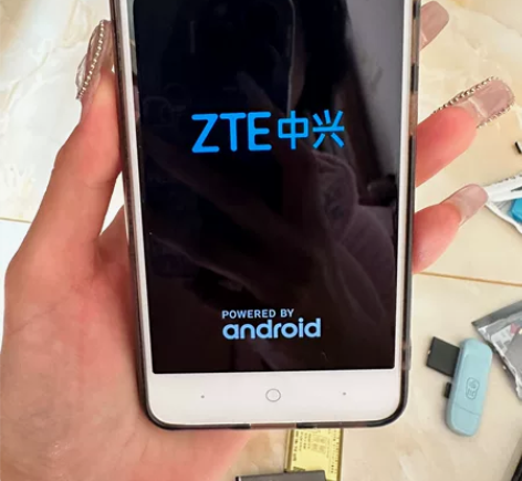 中兴小鲜V0840，16g内存，可放存储卡...