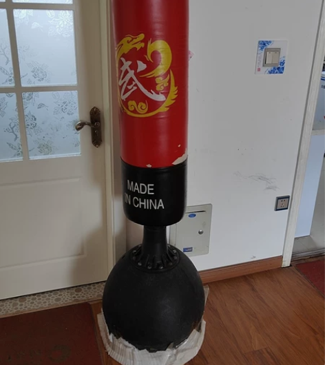 室内拳击沙袋出售，底座是装水的。有需要的带...