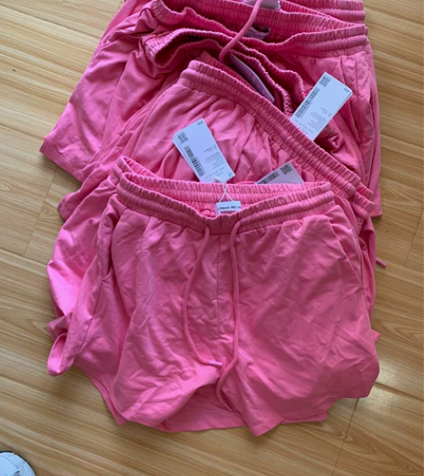 全新正品ur松紧腰女士短裤 正品正品，发完...