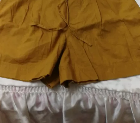 女短裤,全新,吊牌在,50%麻,50%棉,...