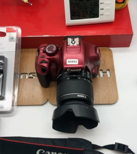 佳能1100D搭配原厂18-55mm2代防...