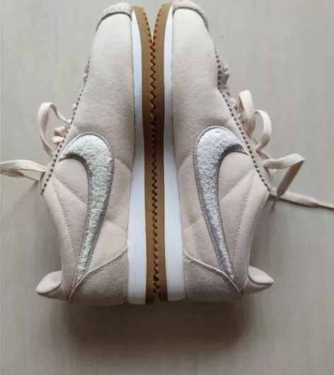 NIKE耐克樱花粉女鞋 38.5码 九成新...