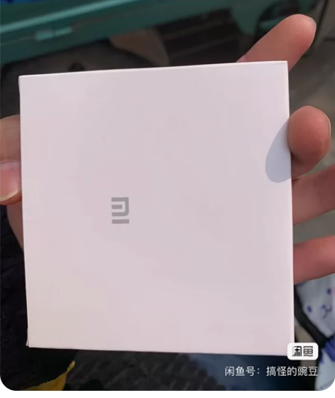 全新小米充电宝  1w毫安顺丰包邮 能冲一...