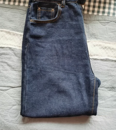 牛仔裤m，写的72A，磨毛 便宜出，15包邮