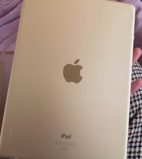 出售平板 电池屏幕都没换过，磨损几乎没有，...