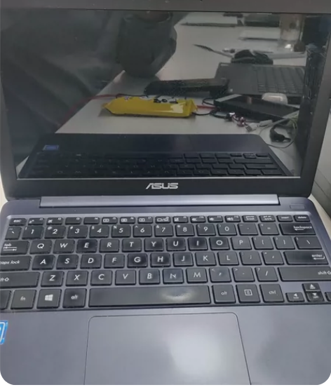 自己用的电脑 ，保养的很好，买了新电脑替换...