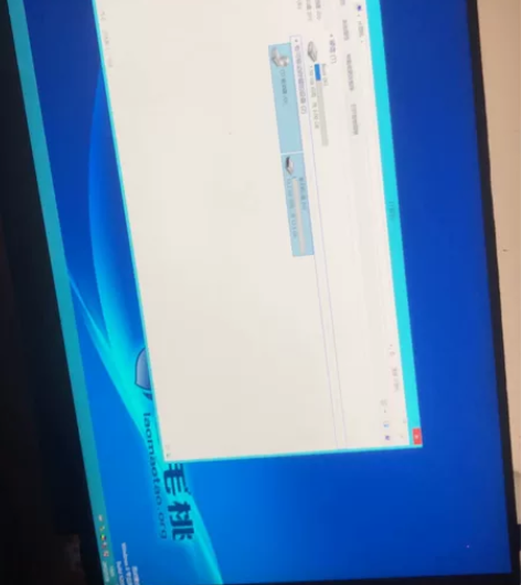 华硕飞行堡垒5屏幕，72色域拆机屏感兴趣的...