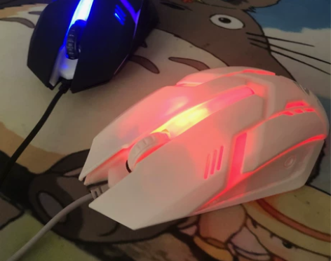 发光有线电脑游戏鼠标 店铺不开了，还有一些...