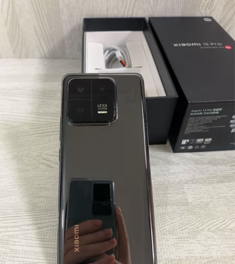 小米13pro 8+256内存，极品99新...