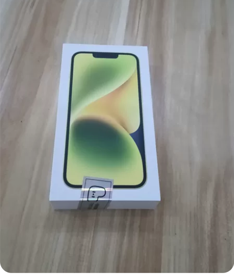 朋友送的苹果14，黄色的。256G 因为自...