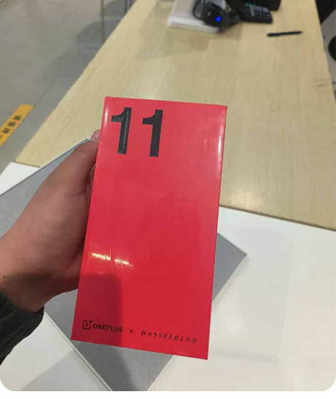 一加11 就一台全新未拆256的 4100...