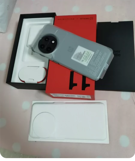 一加11一瞬青12+256内存，3月12号...