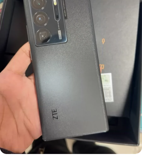 中兴 Axon 40 ultra  12?...