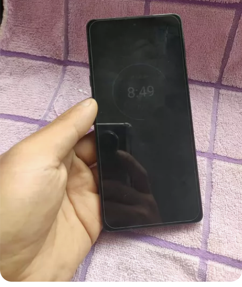摩托罗拉x30  8+128 外屏有瑕疵 ...