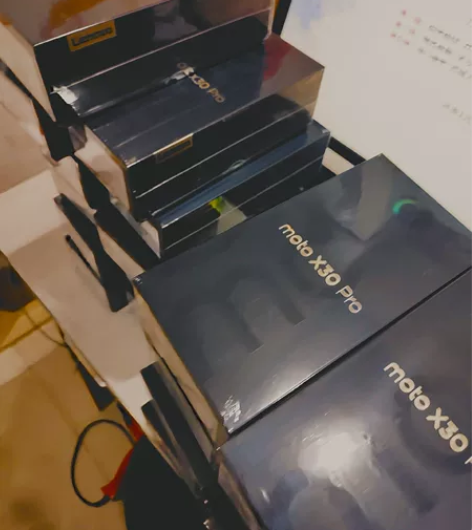 摩托罗拉x30pro  12+512   ...