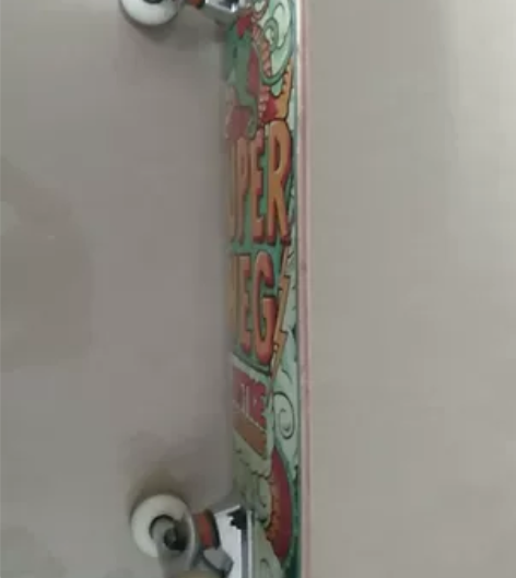 联名款，滑的次数不多，换了个砂纸 想要的可...