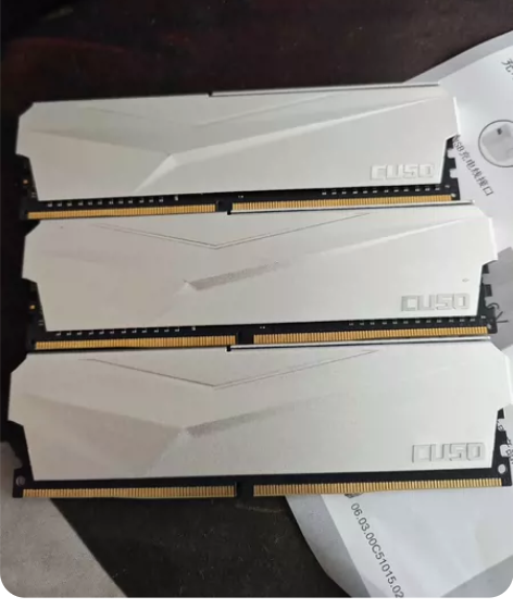 酷兽ddr4 8G 3000频率。都是京东...