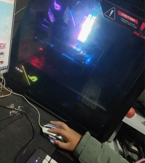 华硕ROG全家桶。有灰尘，自己买回去清理 ...