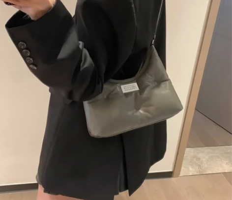 M6 Glam Slam hobo 小号奶...